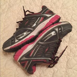 Ladies Avia Sneakers